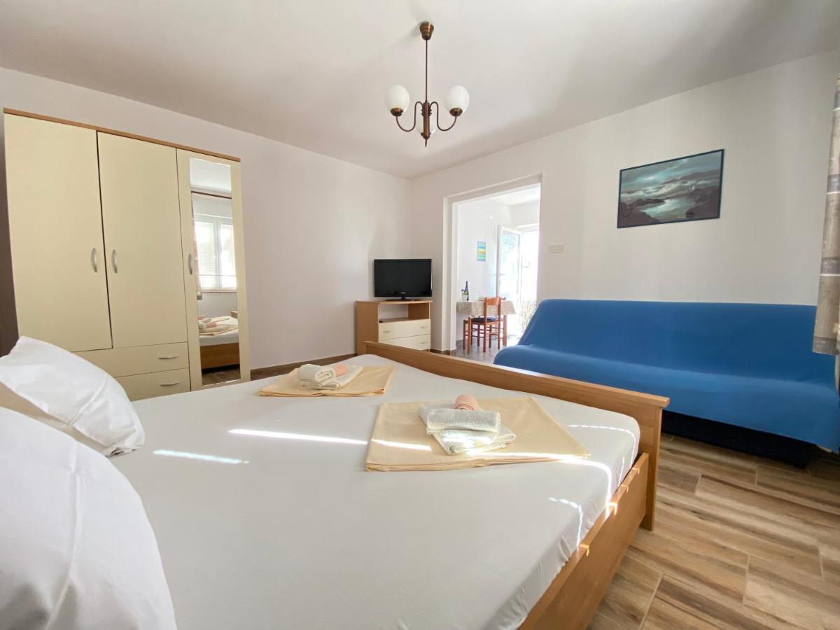 Guest House Dijana Krk Town Εξωτερικό φωτογραφία
