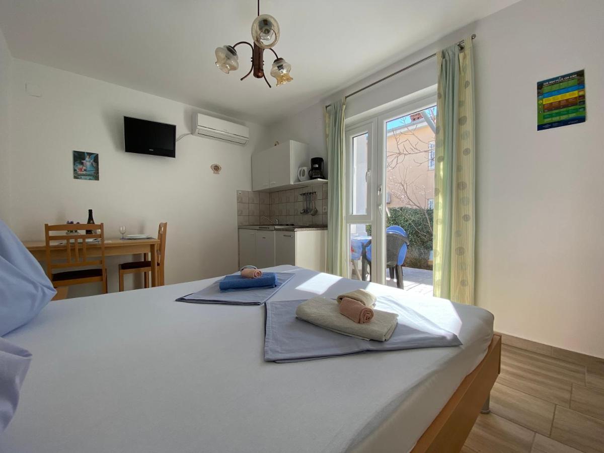 Guest House Dijana Krk Town Εξωτερικό φωτογραφία